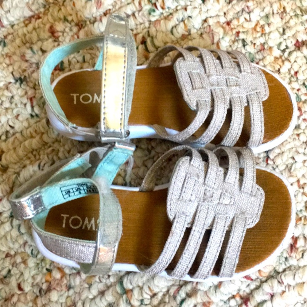 Tom’s Toddler Size 7